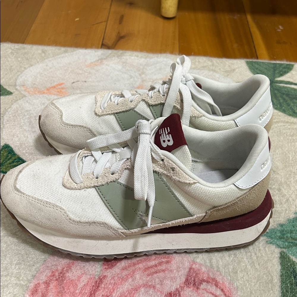 New Balance 237 Women's Cream and Green Sneakers - Picture 2 of 6